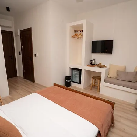Ajlan Oia Bed & Breakfast