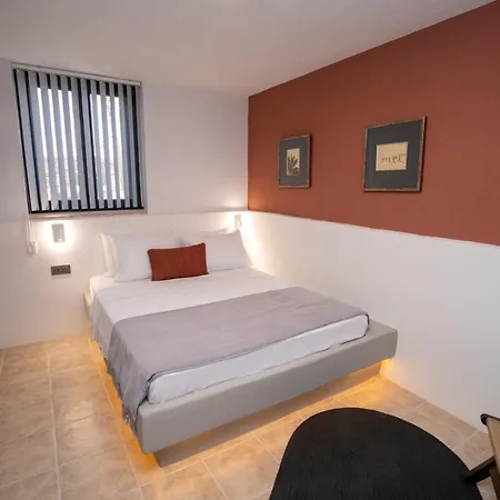 Ajlan Oia Bed & Breakfast
